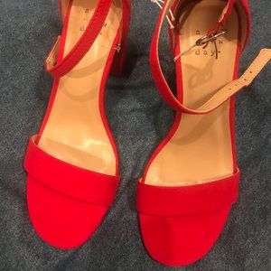 Cutest red heels 👠